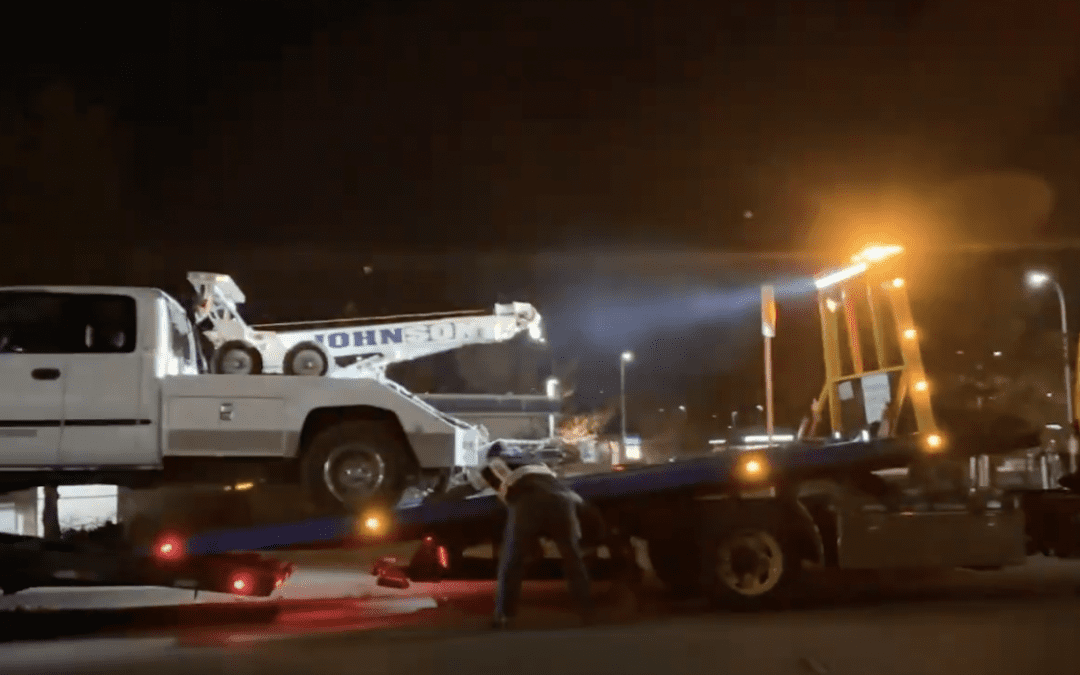 Easy Transfer From Flatbed lowboy to Flatbed tow truck