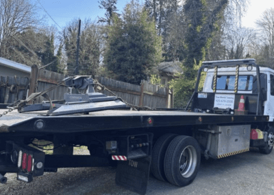 Towing equipment 5th wheel attachment